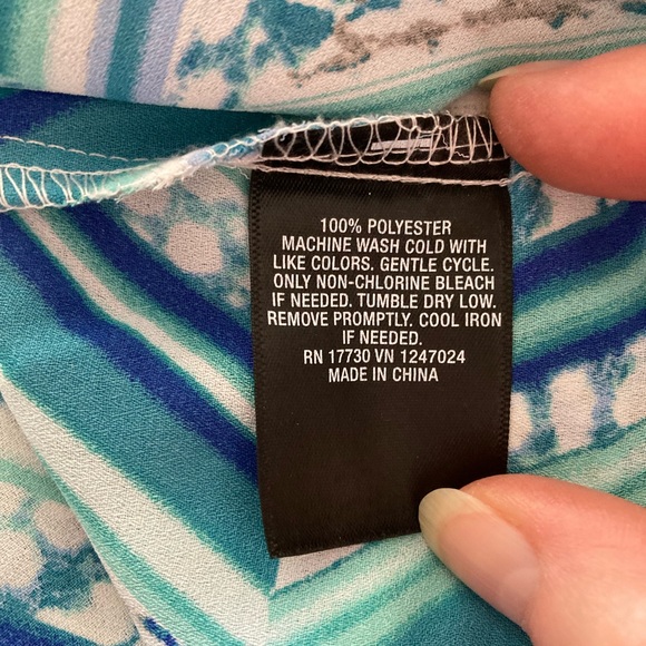 Mossimo Tank Top Womens Size XS Blue Green V-Neck Sleeveless Shirt - Picture 6 of 6